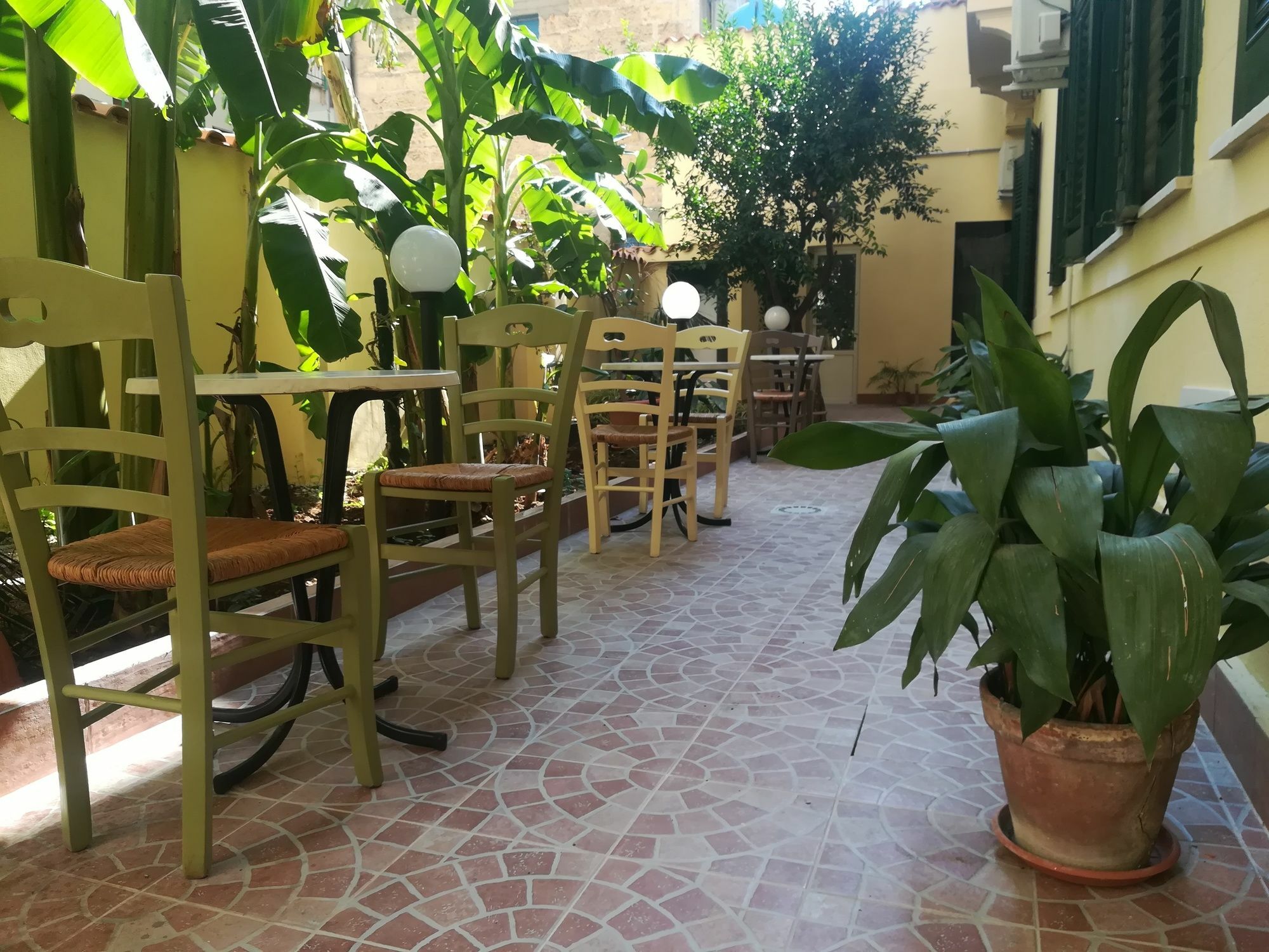 Hotel Le Rose del Viale à Palerme Extérieur photo